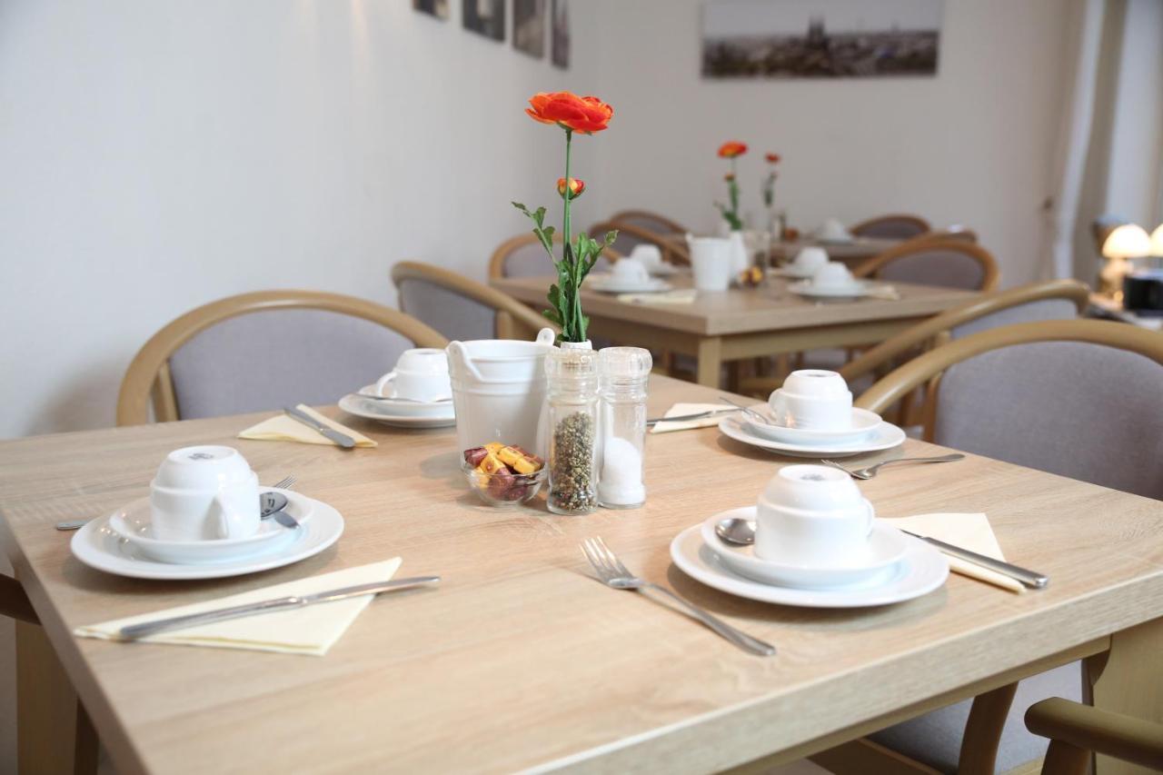Hotel Pilar Garni Köln Dış mekan fotoğraf